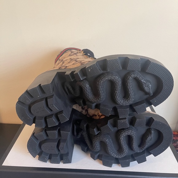 Authentic Gucci Boots - Picture 4 of 7